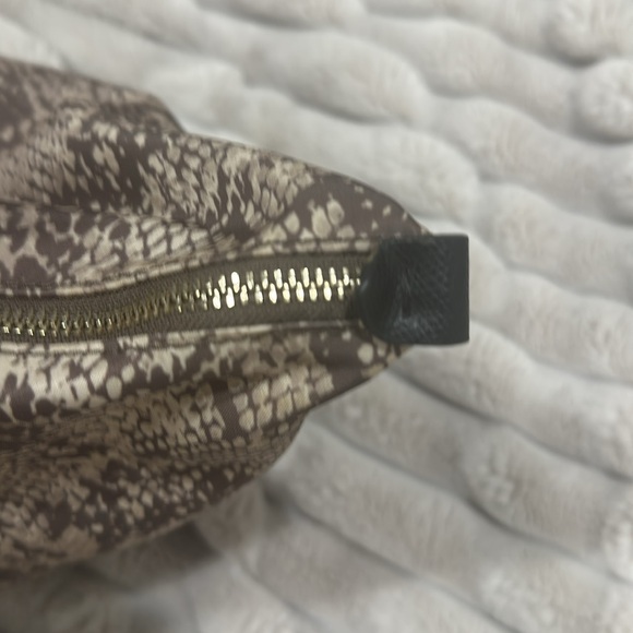 Banana Republic Bundle Snake Print Tote Bag and Wallet - Picture 6 of 16